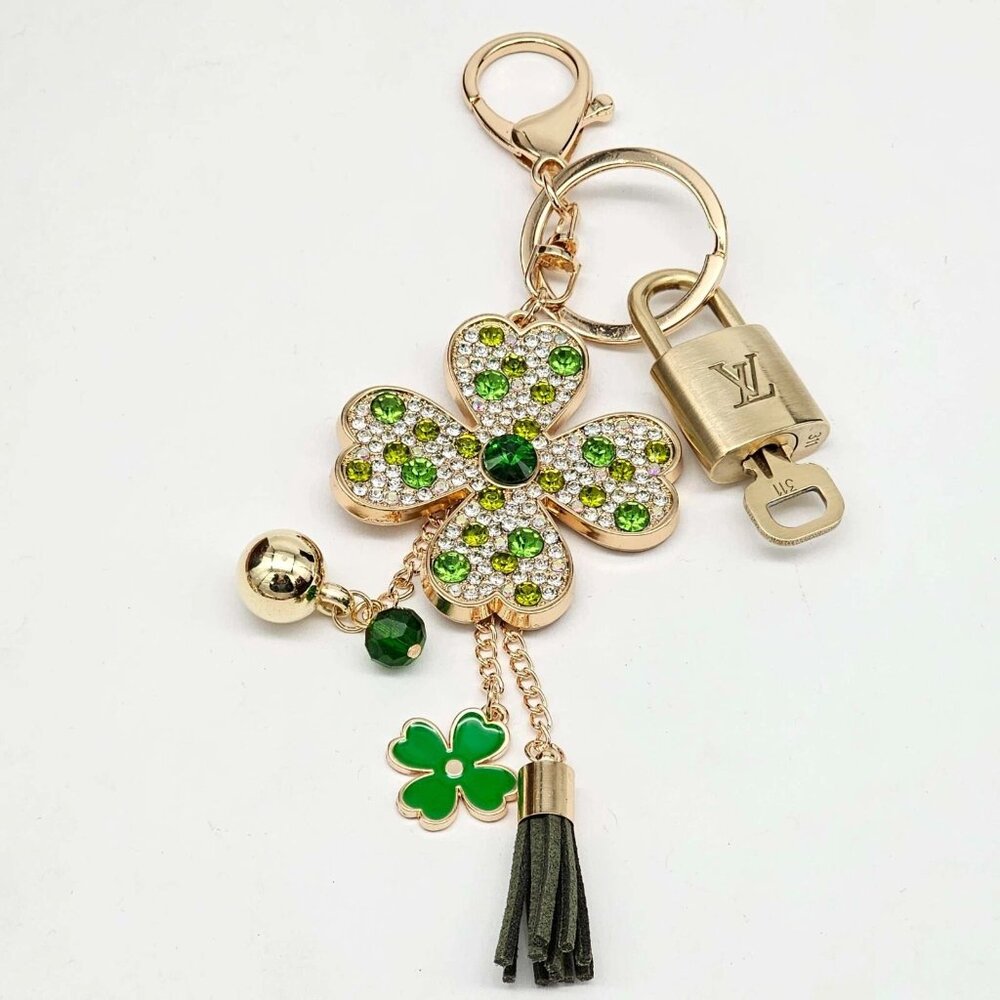 Authentic LV Gold Padlock & Key 🔑 Bag Charm / Unbranded Keychain Combo - Picture 4 of 8